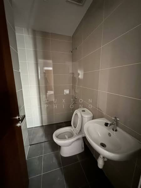Servis Apartment untuk Dijual di The Astaka @ 1 Bukit Senyum - Tuxton Phiong - Bathroom - PropertyGuru.com.my