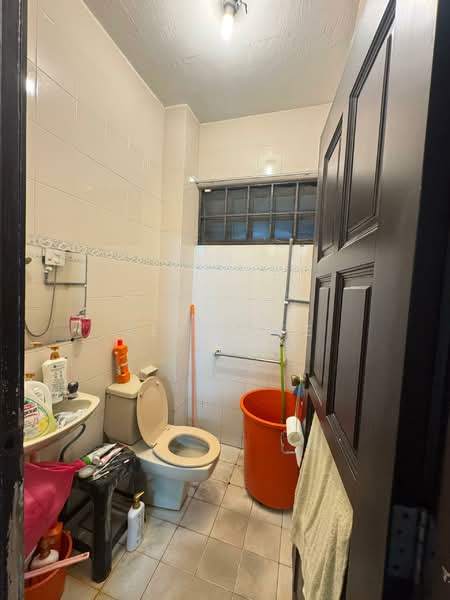 Rumah Berkembar untuk Dijual di Taman Pelangi (Johor Bahru) - Jeff Lee - Bathroom - PropertyGuru.com.my