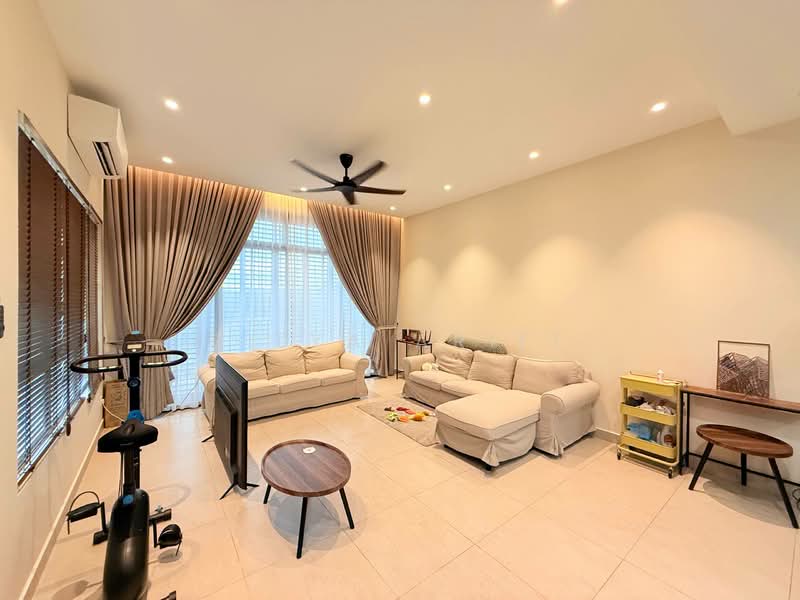 3-storey Terraced House for Rent in Cyberjaya (Selangor) - BILYA ARIFF - Living Room - PropertyGuru.com.my