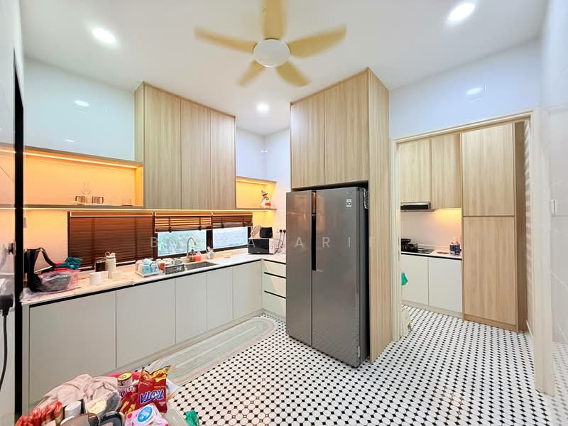 3-storey Terraced House for Rent in Cyberjaya (Selangor) - BILYA ARIFF - Kitchen - PropertyGuru.com.my