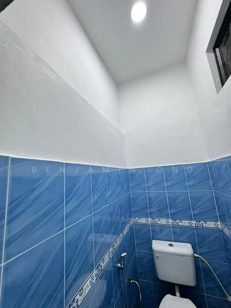 1-storey Terraced House for Sale in Taman Ungku Tun Aminah (Skudai) - Benjamin Ong - Bathroom - PropertyGuru.com.my