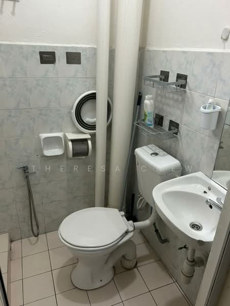 Pangsapuri untuk Dijual di Pangsapuri Lagoon Perdana - Theresa Chew - Bathroom - PropertyGuru.com.my