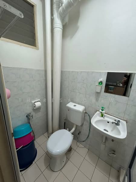 Pangsapuri untuk Dijual di Pangsapuri Lagoon Perdana - Theresa Chew - Bathroom - PropertyGuru.com.my