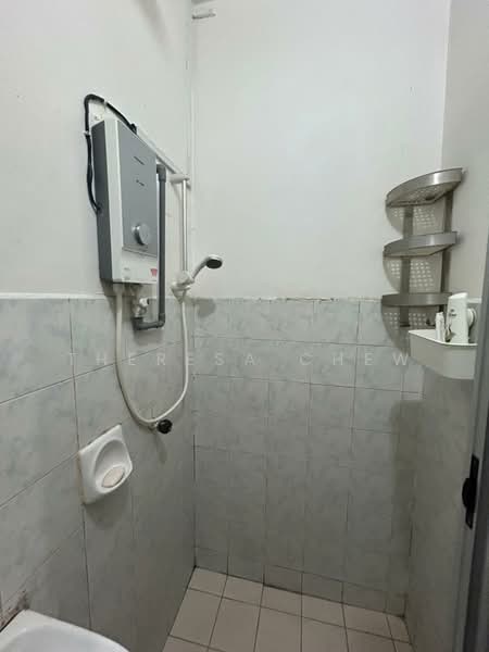 Pangsapuri untuk Dijual di Pangsapuri Lagoon Perdana - Theresa Chew - Bathroom - PropertyGuru.com.my