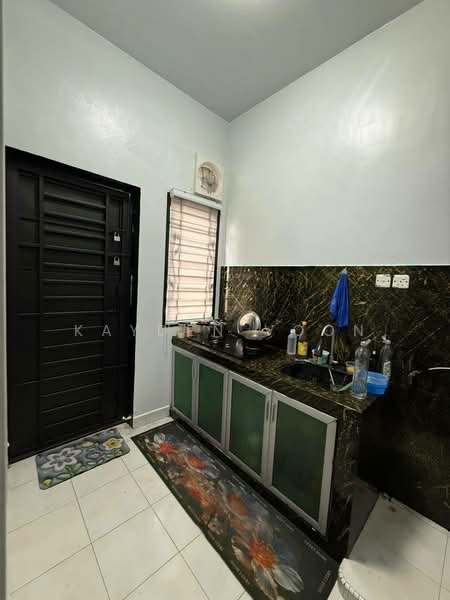 Rumah Teres 2 Tingkat untuk Dijual di Setia Tropika (Johor Bahru) - Kayden Voon - Kitchen - PropertyGuru.com.my