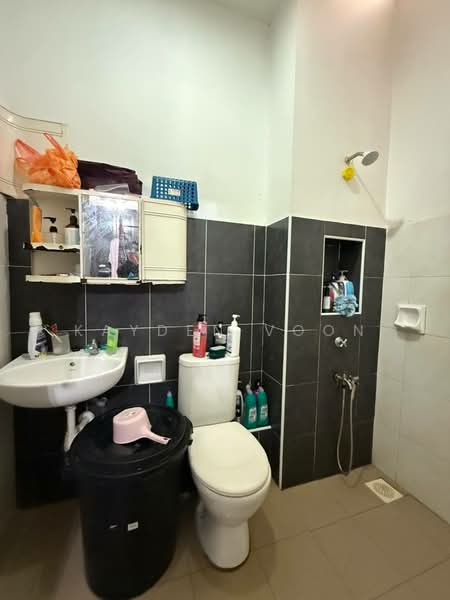 Rumah Teres 2 Tingkat untuk Dijual di Setia Tropika (Johor Bahru) - Kayden Voon - Bathroom - PropertyGuru.com.my