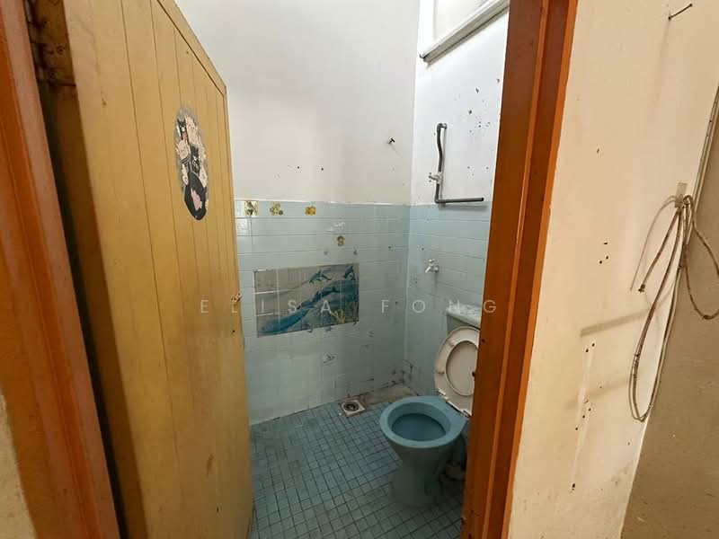 Rumah Teres 1 Tingkat untuk Dijual di Bandar Kinrara Seksyen 1 (Bandar Kinrara) - Elisa Fong - Bathroom - PropertyGuru.com.my