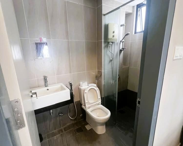 Servis Apartment untuk Disewa di Eclipse Residence @ Pan'gaea - Lok Teh - Bathroom - PropertyGuru.com.my