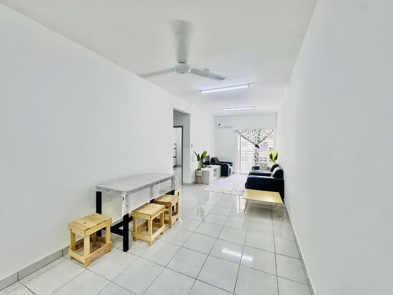 Apartment for Rent at Idaman Melur @ Cybersouth - Erin Yusof - Living Room - PropertyGuru.com.my