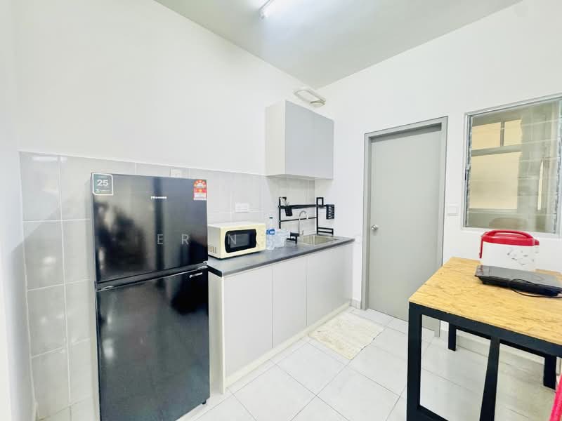 Apartment for Rent at Idaman Melur @ Cybersouth - Erin Yusof - Kitchen - PropertyGuru.com.my
