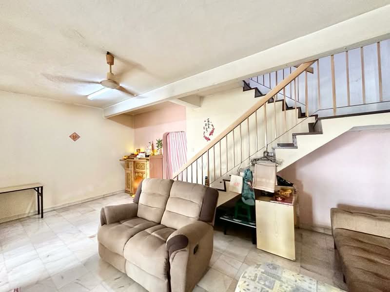 Rumah Teres 2 Tingkat untuk Dijual di Taman Sri Hijau (Rawang) - Leon Wong - Living Room - PropertyGuru.com.my