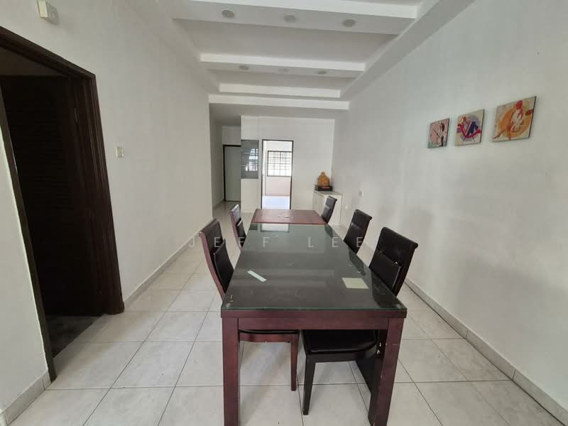 1.5-storey Terraced House for Sale in Taman Pelangi Indah (Ulu Tiram) - Jeff Lee - Dining Room - PropertyGuru.com.my