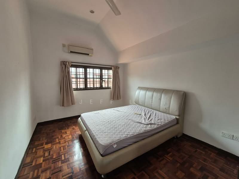 1.5-storey Terraced House for Sale in Taman Pelangi Indah (Ulu Tiram) - Jeff Lee - Bedroom - PropertyGuru.com.my