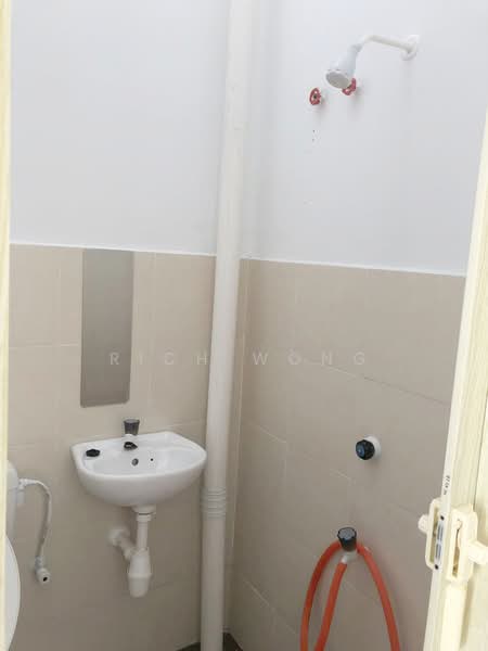 2.5-storey Terraced House for Sale in Taman Scientex Pasir Gudang (Pasir Gudang) - Rich Wong - Bathroom - PropertyGuru.com.my