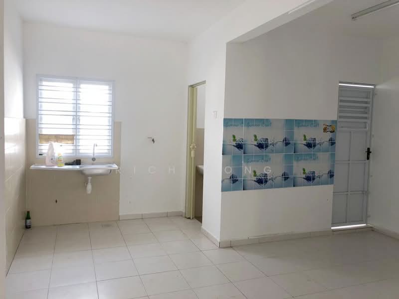 2.5-storey Terraced House for Sale in Taman Scientex Pasir Gudang (Pasir Gudang) - Rich Wong - Kitchen - PropertyGuru.com.my