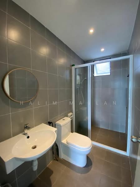 Service Residence for Rent at Savanna Executive Suite @ Southville City - Halim Mazlan - Bathroom - PropertyGuru.com.my