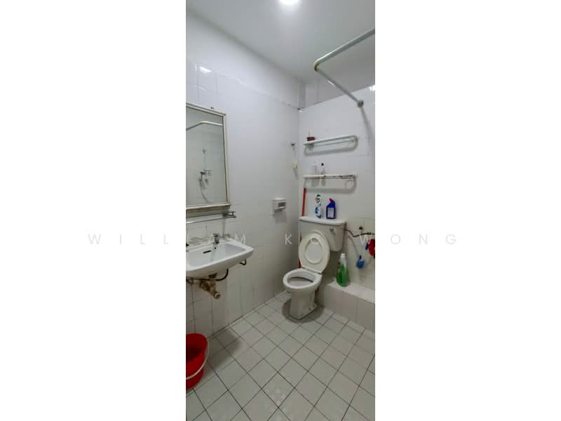 Kondominium untuk Dijual di Logan Ville - William KC Wong - Bathroom - PropertyGuru.com.my