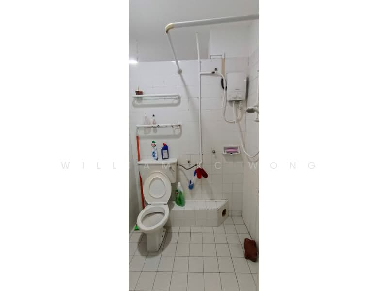 Kondominium untuk Dijual di Logan Ville - William KC Wong - Bathroom - PropertyGuru.com.my