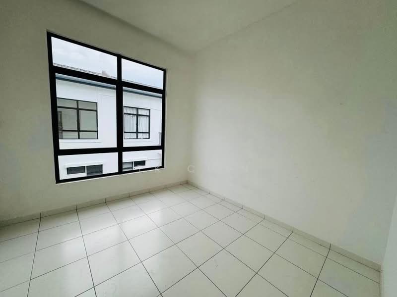 Rumah Teres 2 Tingkat untuk Dijual di Eco Grandeur (Puncak Alam) - TK Chin - PropertyGuru.com.my