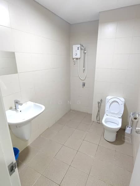 Servis Apartment untuk Dijual di i-SOHO @ i-City - Suefong Lim - Bathroom - PropertyGuru.com.my