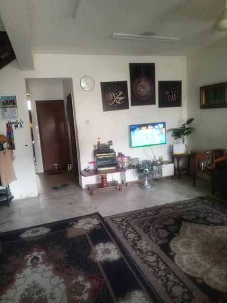 2-storey Terraced House for Sale in Bukit Beruntung (Selangor) - Tris Jong - Living Room - PropertyGuru.com.my