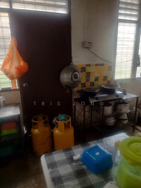 2-storey Terraced House for Sale in Bukit Beruntung (Selangor) - Tris Jong - Kitchen - PropertyGuru.com.my