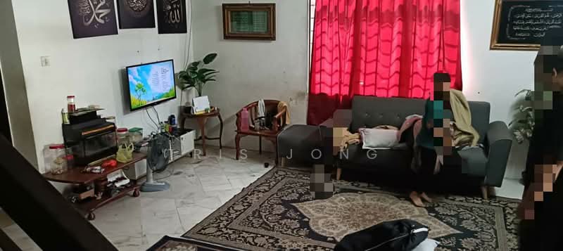 2-storey Terraced House for Sale in Bukit Beruntung (Selangor) - Tris Jong - Living Room - PropertyGuru.com.my