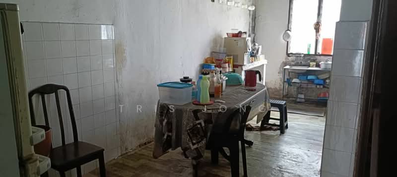 2-storey Terraced House for Sale in Bukit Beruntung (Selangor) - Tris Jong - Kitchen - PropertyGuru.com.my