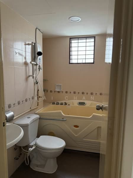 Kondominium untuk Disewa di Casa Puteri Condominium - Kai Chan - Bathroom - PropertyGuru.com.my