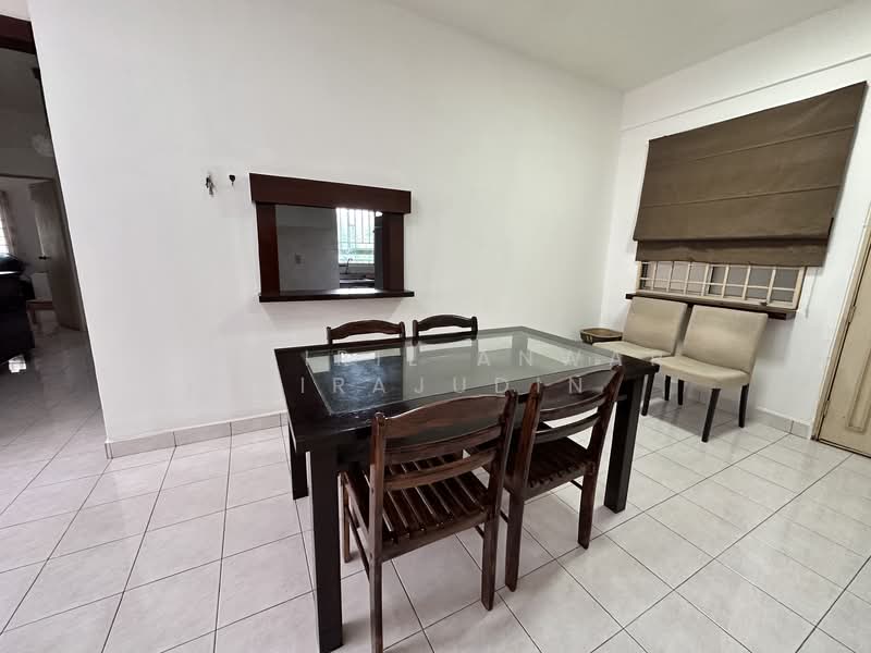 Condominium for Rent at De Rozelle - Khairil Anwar Sirajudin - Dining Room - PropertyGuru.com.my