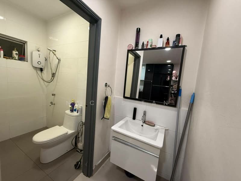 Rumah Teres 2 Tingkat untuk Dijual di Taman Impian Emas (Skudai) - Noctis Tan - Bathroom - PropertyGuru.com.my