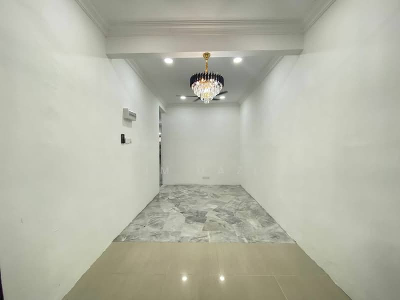 1-storey Terraced House for Sale in Taman Meru Indah (Kapar) - Halim Mazlan - Living Room - PropertyGuru.com.my
