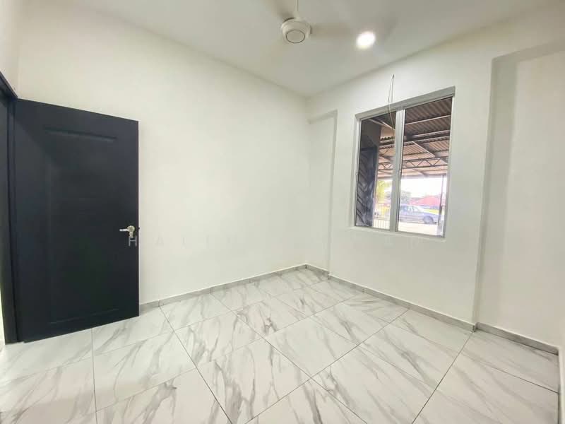 1-storey Terraced House for Sale in Taman Meru Indah (Kapar) - Halim Mazlan - Bedroom - PropertyGuru.com.my