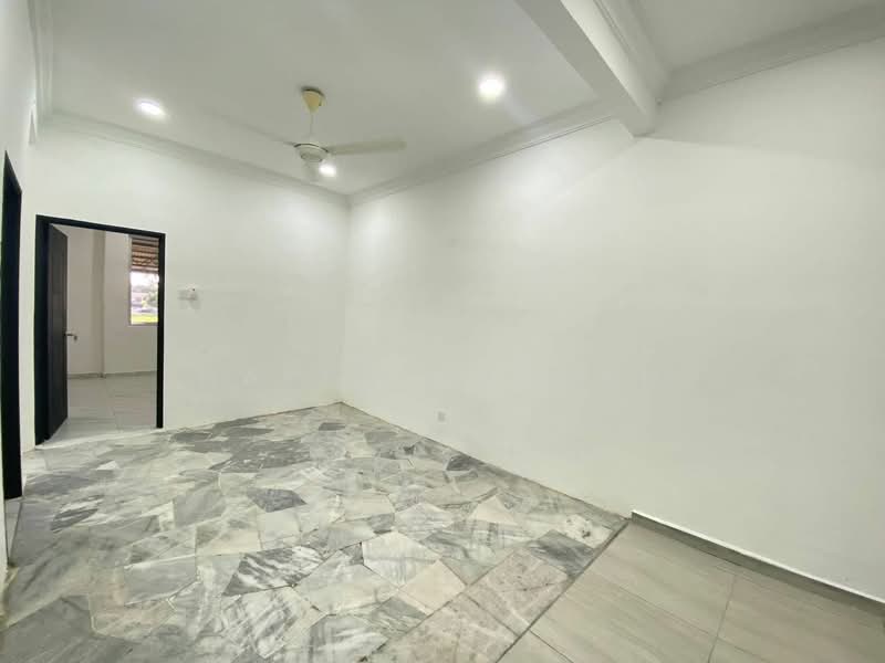 1-storey Terraced House for Sale in Taman Meru Indah (Kapar) - Halim Mazlan - Bedroom - PropertyGuru.com.my
