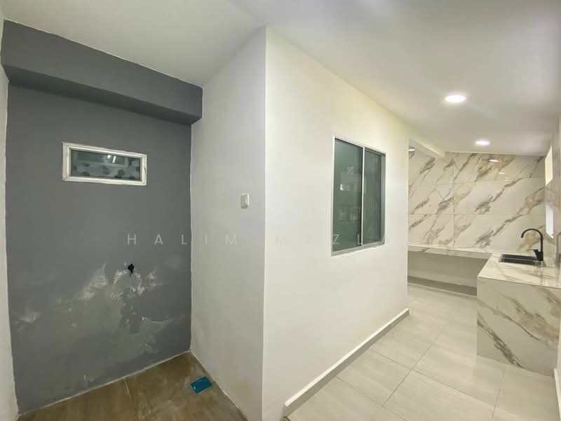 1-storey Terraced House for Sale in Taman Meru Indah (Kapar) - Halim Mazlan - Kitchen - PropertyGuru.com.my