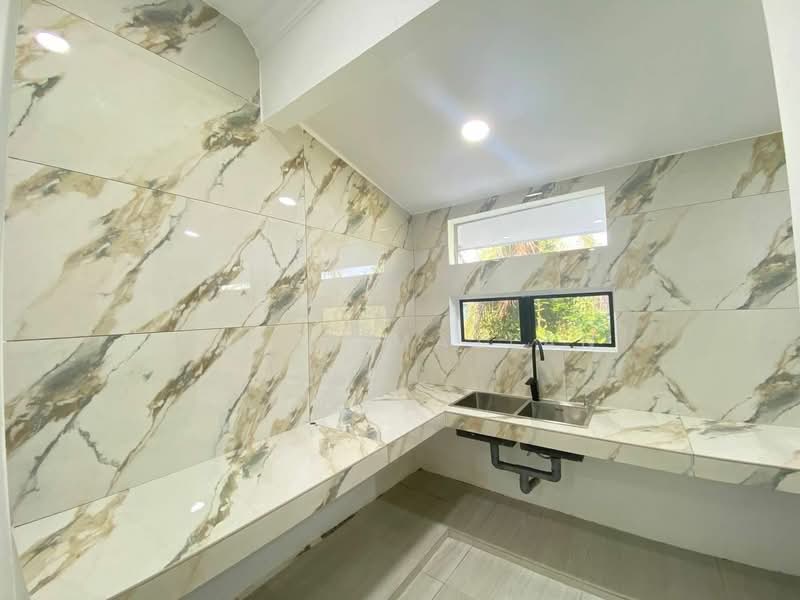 1-storey Terraced House for Sale in Taman Meru Indah (Kapar) - Halim Mazlan - Kitchen - PropertyGuru.com.my