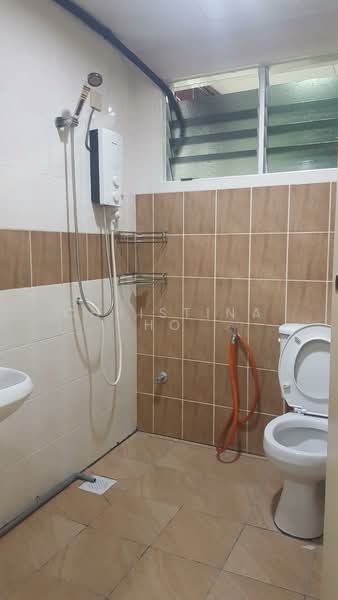 Pangsapuri untuk Disewa di Gembira Park - Christina Ho - Bathroom - PropertyGuru.com.my