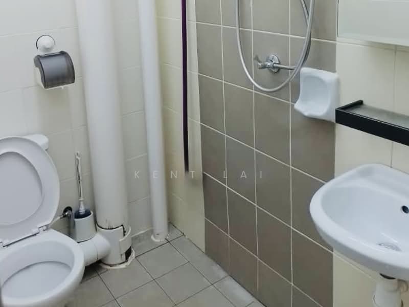 Apartment for Sale at Idaman Lavender 3 - Kent Lai - Bathroom - PropertyGuru.com.my