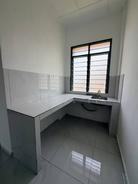 Flat for Sale at Taman Perling - Marcus Tey - Kitchen - PropertyGuru.com.my