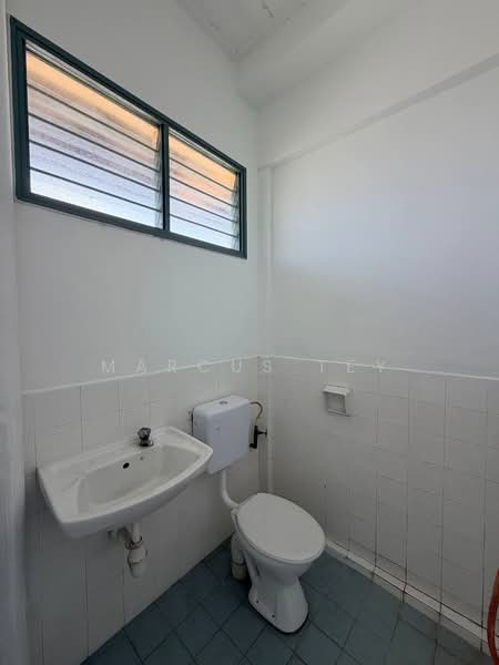Flat for Sale at Taman Perling - Marcus Tey - Bathroom - PropertyGuru.com.my