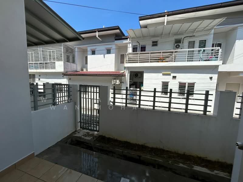 Rumah Teres 2 Tingkat untuk Dijual di Nilai Impian (Nilai) - Wan Faris Irfan Wan Mohammad - Exterior - PropertyGuru.com.my