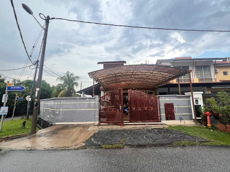 2-storey Terraced House for Sale in Taman Desa Mas (Rawang) - Kelvin . - Exterior - PropertyGuru.com.my