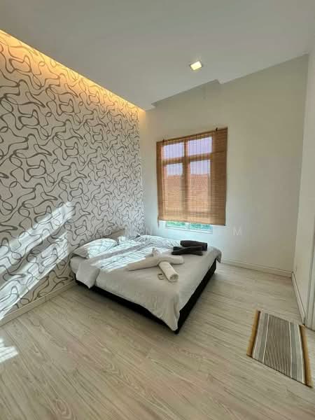 Kondominium untuk Dijual di 10 Island Resort - Evonne Lim - Bedroom - PropertyGuru.com.my