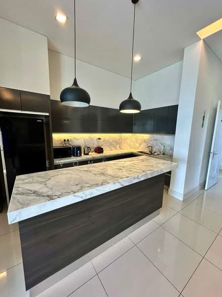 Kondominium untuk Dijual di 10 Island Resort - Evonne Lim - Kitchen - PropertyGuru.com.my