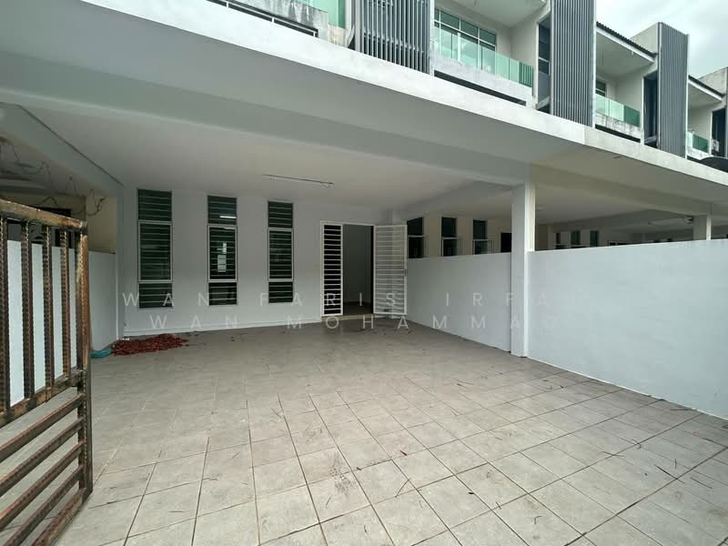 Rumah Teres 3 Tingkat untuk Dijual di Kajang (Selangor) - Wan Faris Irfan Wan Mohammad - Exterior - PropertyGuru.com.my