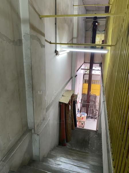 Kedai / Pejabat untuk Dijual di Ipoh (Perak) - Michele Leong - Corridor - PropertyGuru.com.my