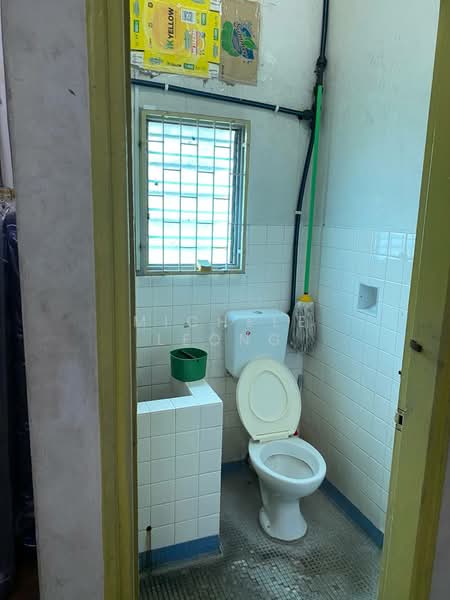 Kedai / Pejabat untuk Dijual di Ipoh (Perak) - Michele Leong - Bathroom - PropertyGuru.com.my