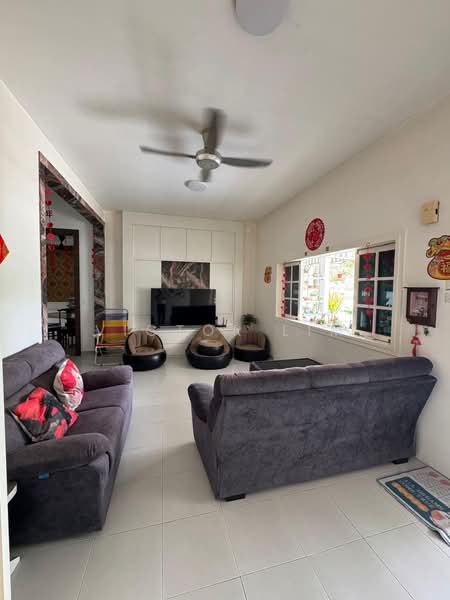 Rumah Teres 2 Tingkat untuk Dijual di Taman Gaya (Ulu Tiram) - Victor Lim - Living Room - PropertyGuru.com.my