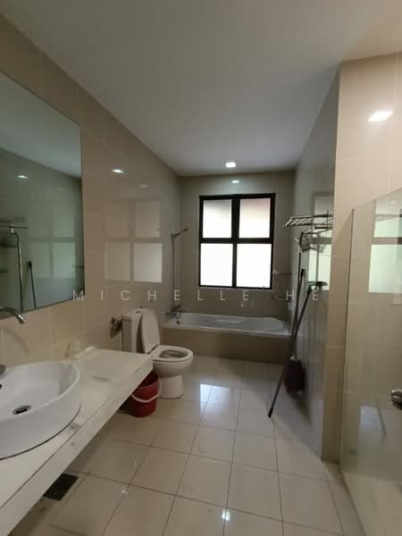 Rumah Berkembar untuk Dijual di Leisure Farm (Gelang Patah) - Michelle He - Bathroom - PropertyGuru.com.my