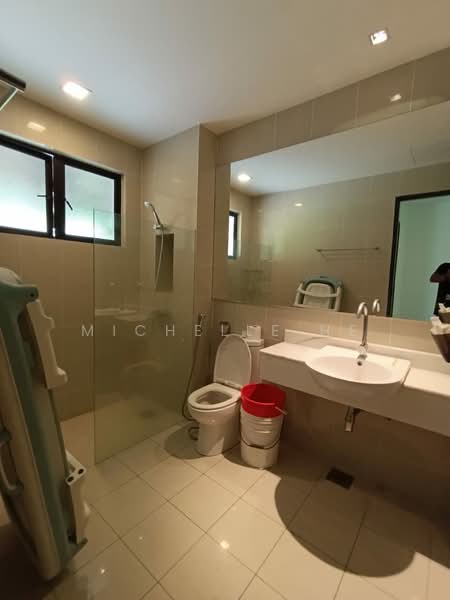 Rumah Berkembar untuk Dijual di Leisure Farm (Gelang Patah) - Michelle He - Bathroom - PropertyGuru.com.my